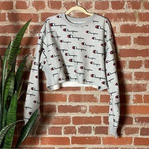 Large cropped Champion sweatshirt with Chicago patch